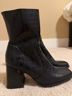 Princess Polly Black Croc-Embossed Block Heel Ankle Boots